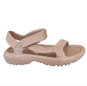 Lucky Top Sandal Size 4